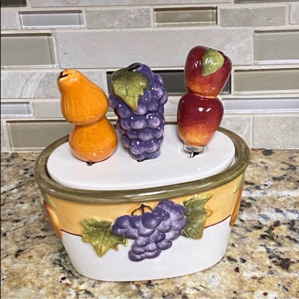 Home Interiors Retired Sonoma villa collections butter dish with knives